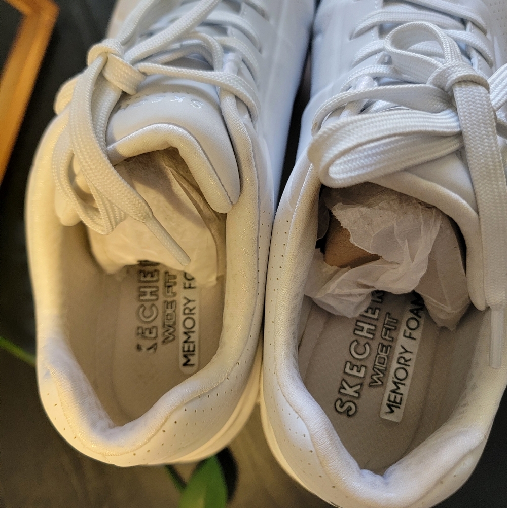 Like New Women's Skechers Street Uno Stand On Air White Sneakers - 9.5 Wide - Picture 11 of 14